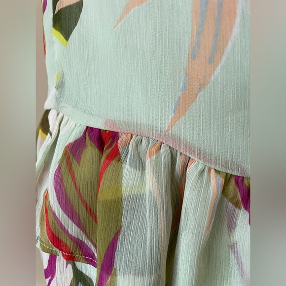 Kaari Blue size small lined ruffled sleeveless blouse with tie detail - Picture 4 of 4